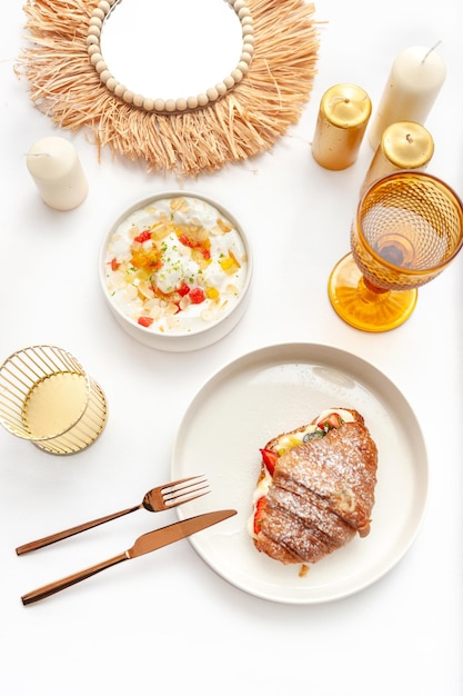 Stół z gotowym posiłkiem